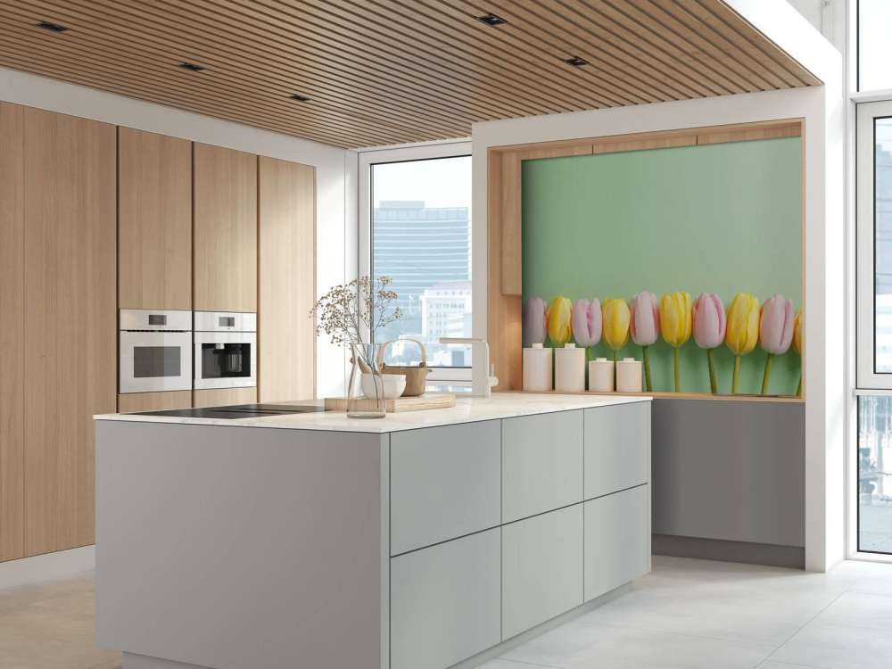 Piccoli tulipani su verde menta