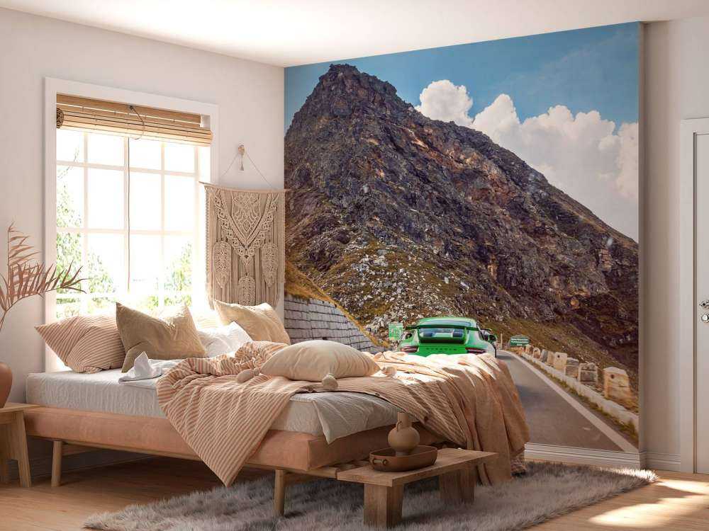 Bergpas con auto sportivi