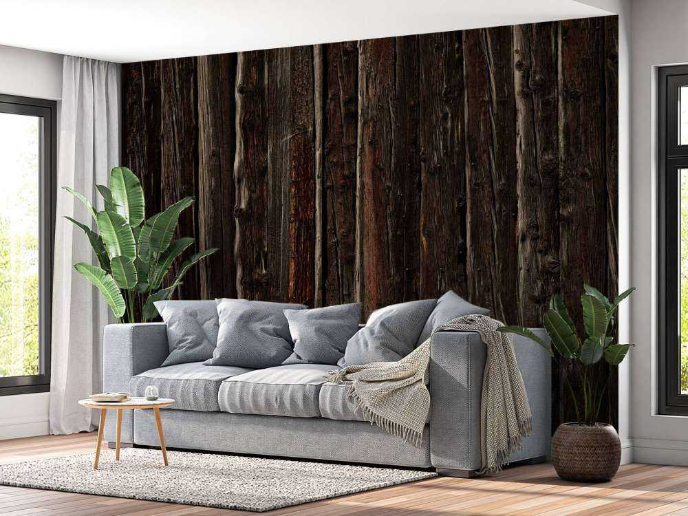 Legno grezzo con chiodi