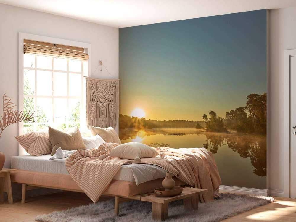 L'alba al lago forestale