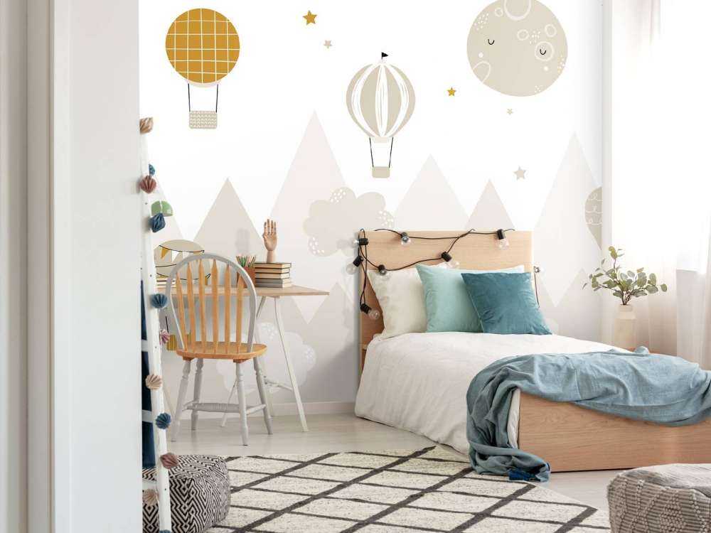 Mongolfiere tra le montagne