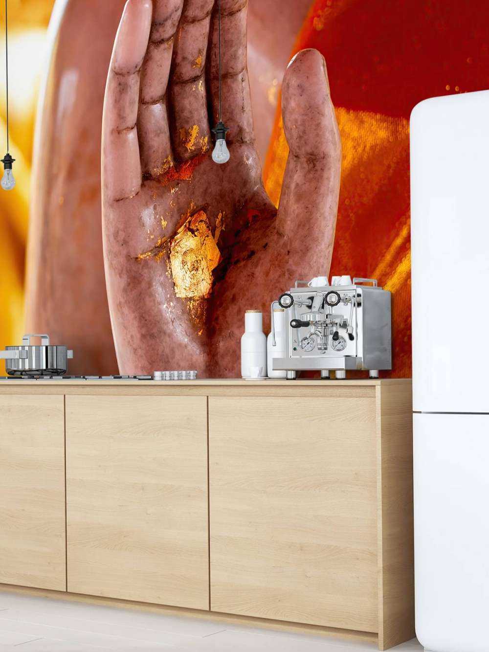 Palma con placca d'oro Complesso di templi di Bangkok (Thailandia)  