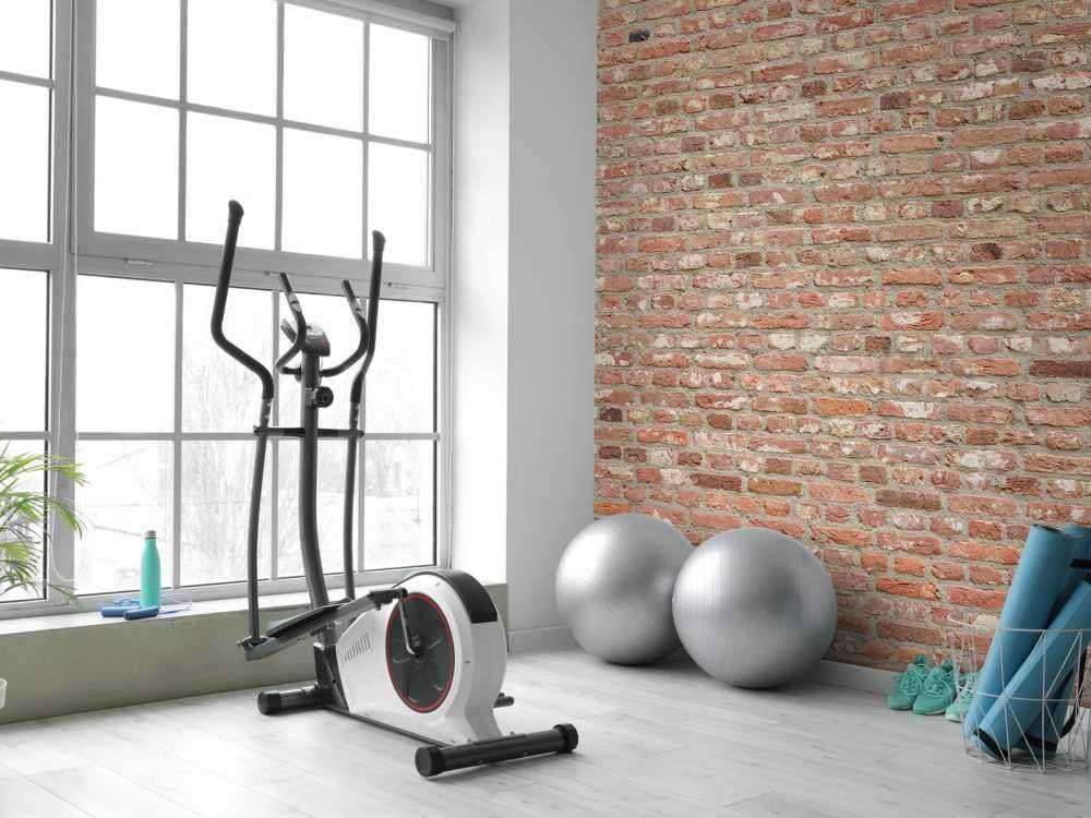 Muro con diversi colori di mattoni