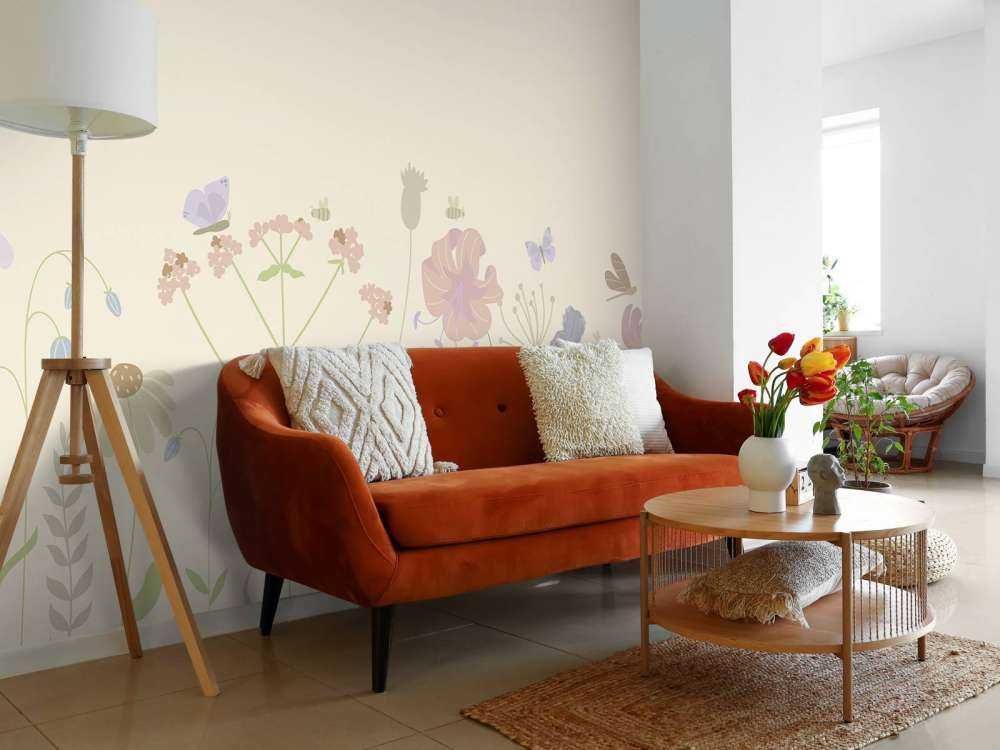 Campo di fiori con farfalle beige, rosa antico, verde e lilla