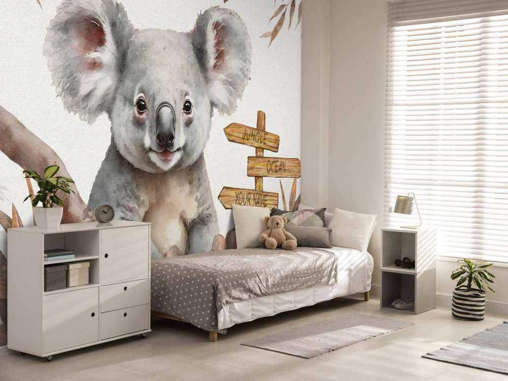 Baby koala nella giungla taupe