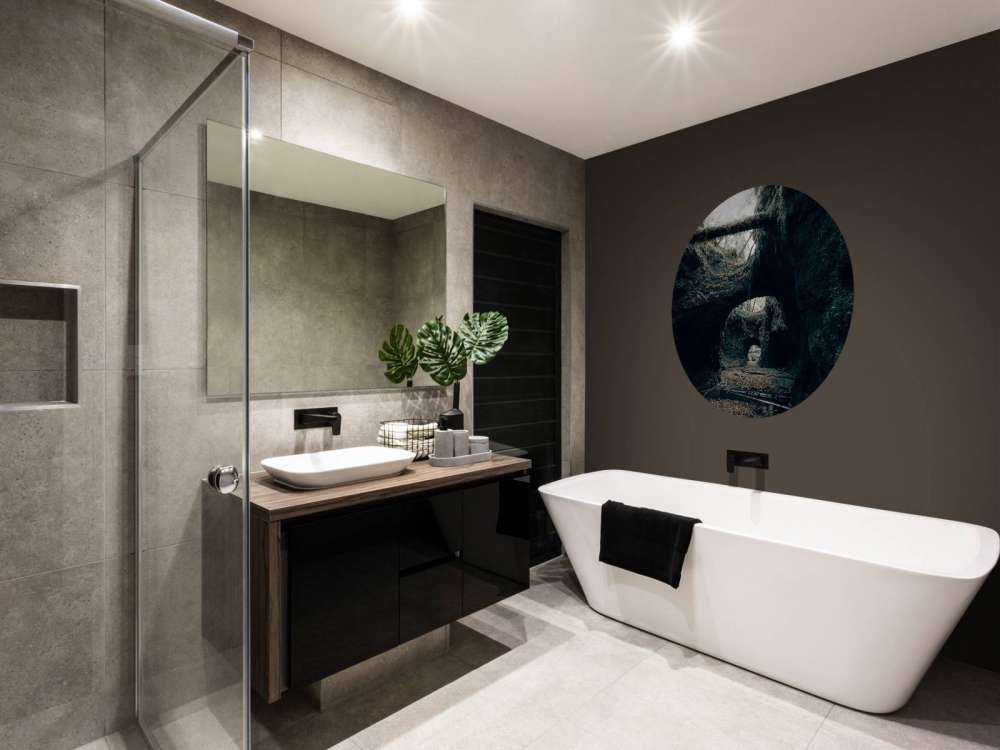 Vecchie miniere di ferro recuperate dalla natura