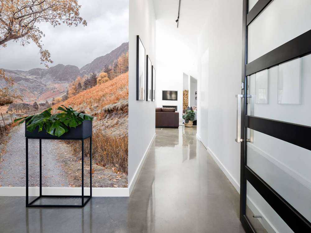 Sentiero tra le montagne