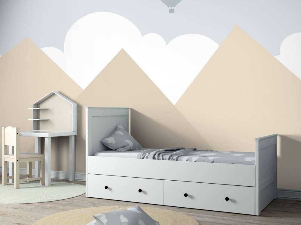 Alta montagna con mongolfiere