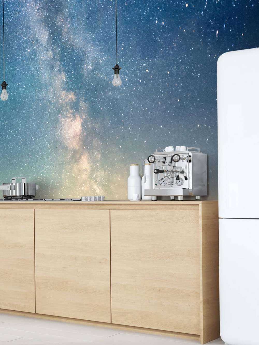 Cielo stellato sopra le montagne