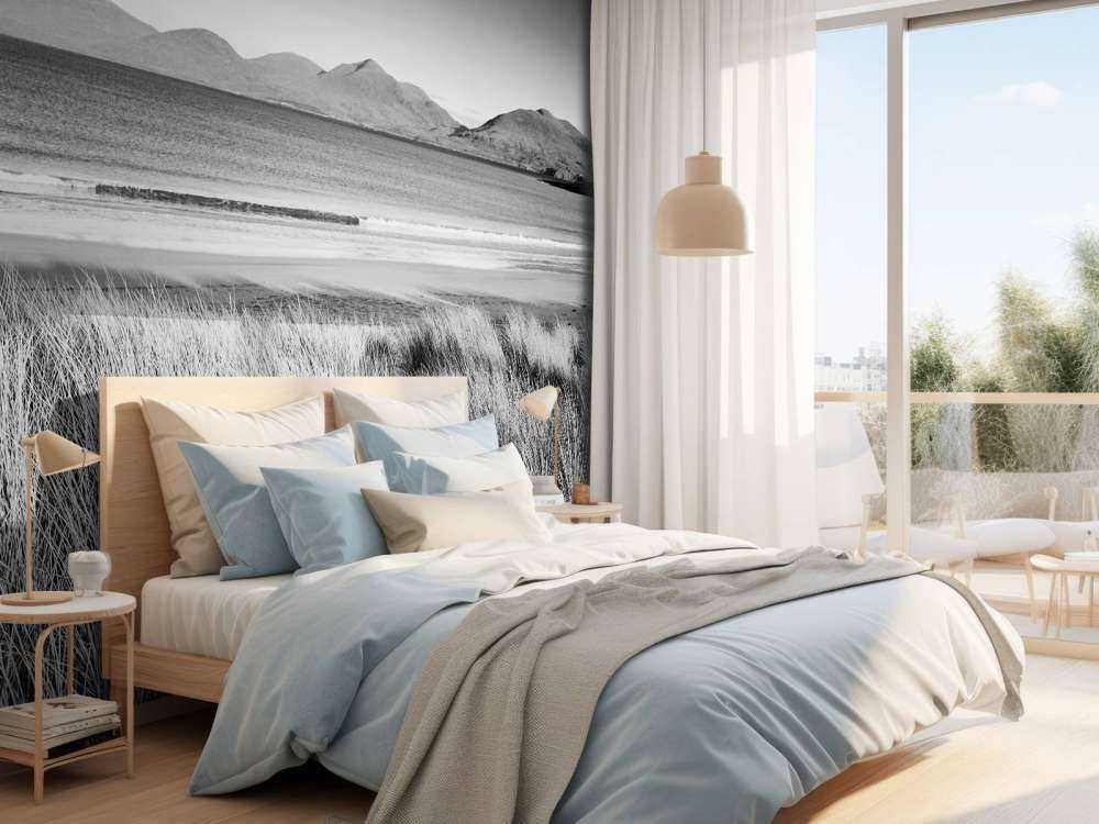 Casco in erba, spiaggia e montagna