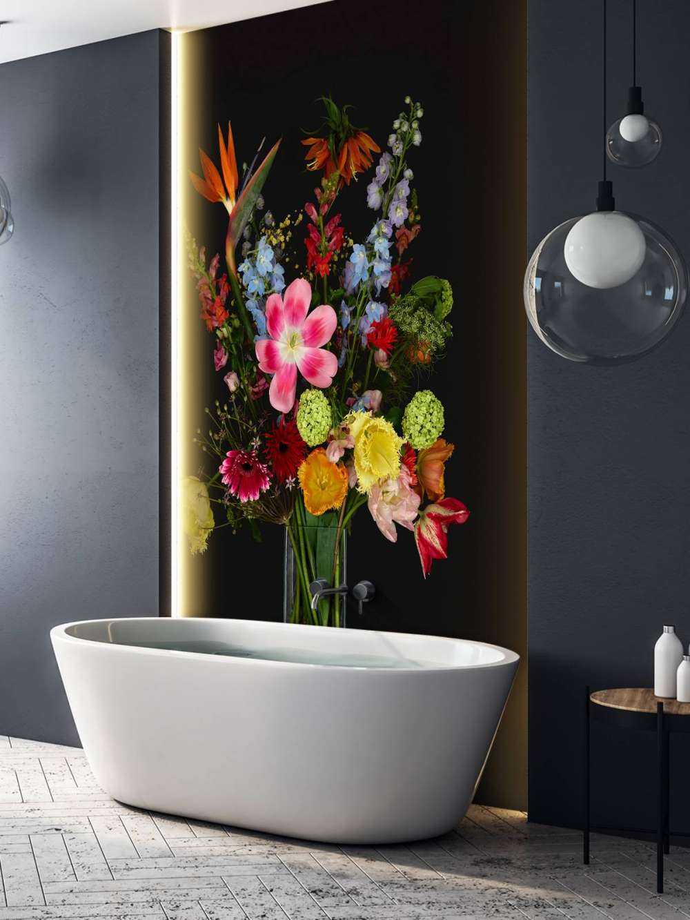 Bouquet di fiori in vaso di vetro