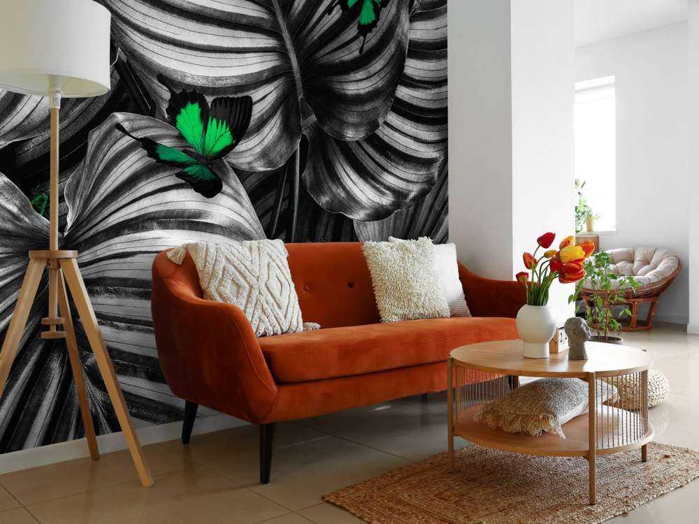 Farfalle su foglie a strisce