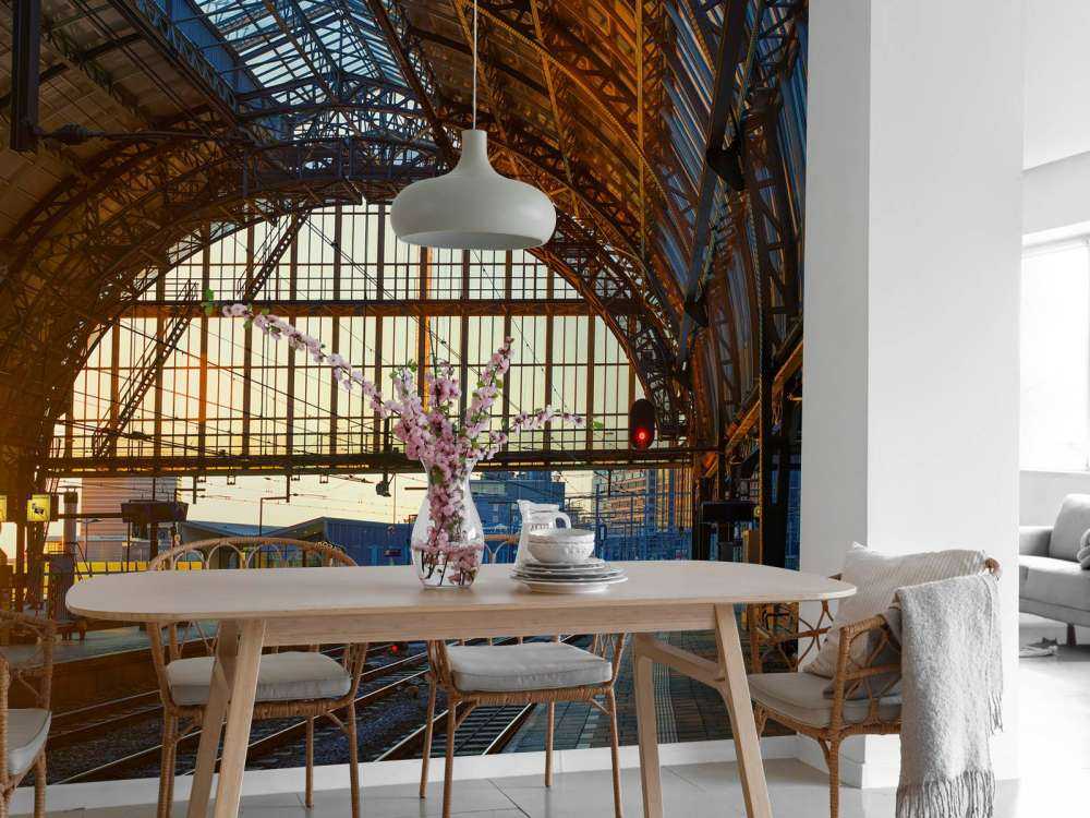 L'alba alla stazione