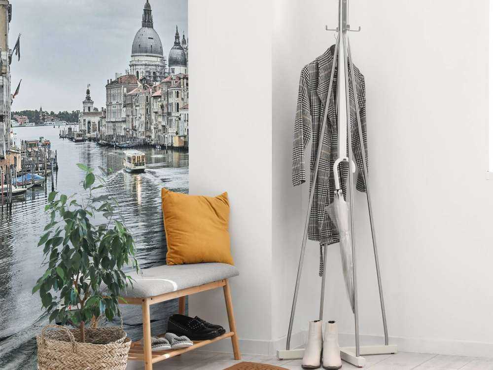 Canale con barche a Venezia