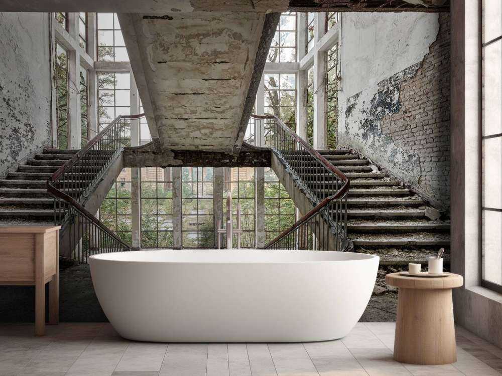 Scala di una scuola abbandonata