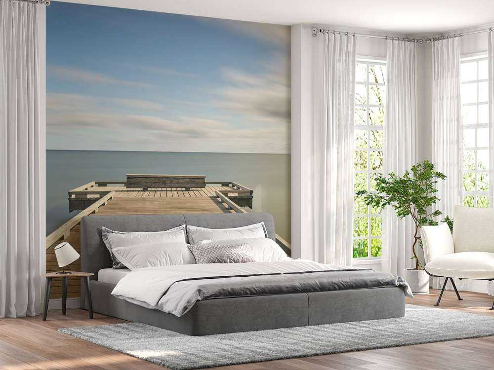 Lungo pontile in legno