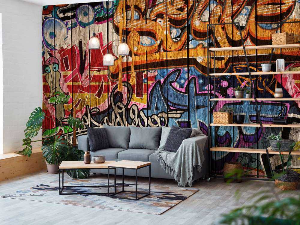 Graffiti con lettere su legno