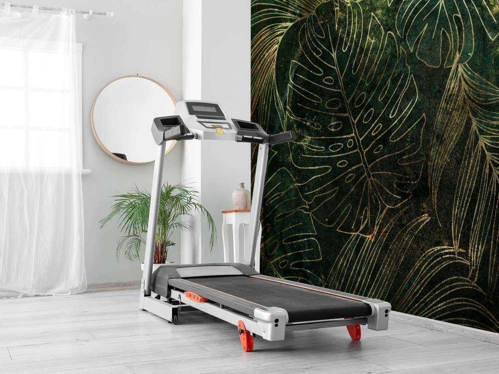 Struttura verde con foglie dorate