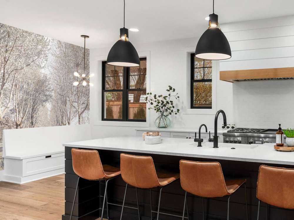 Sentiero tra gli alberi