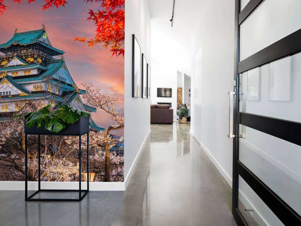 Il castello di Osaka tra gli alberi