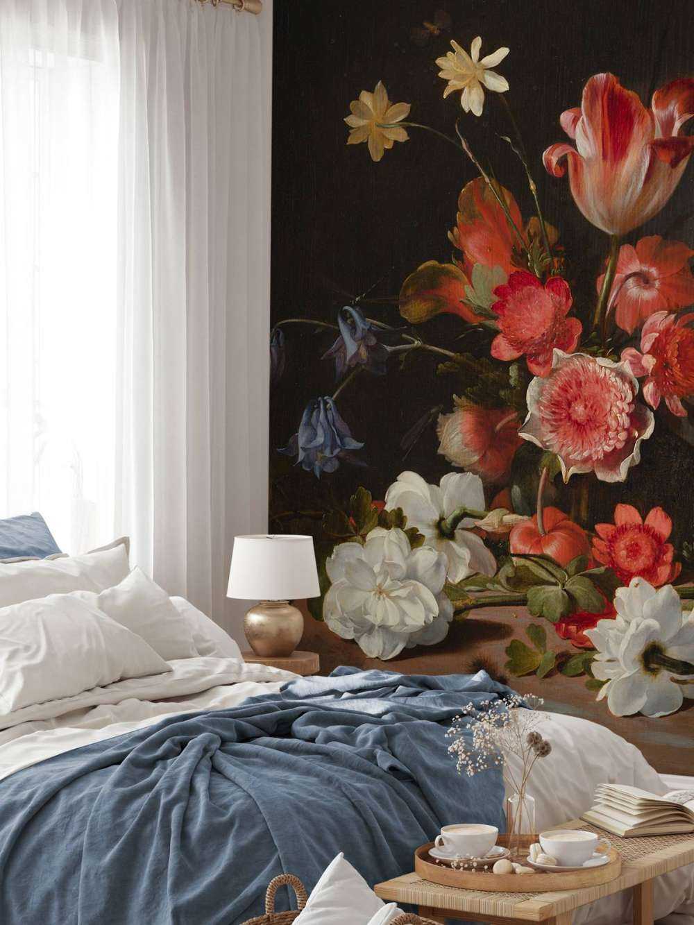 Natura morta con un bouquet in sviluppo