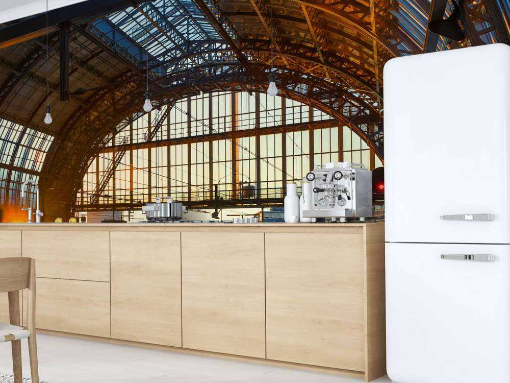 L'alba alla stazione