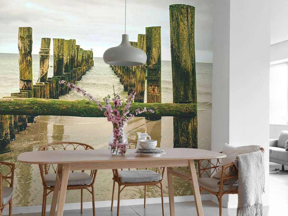 Teste di palo Mossy nell'acqua