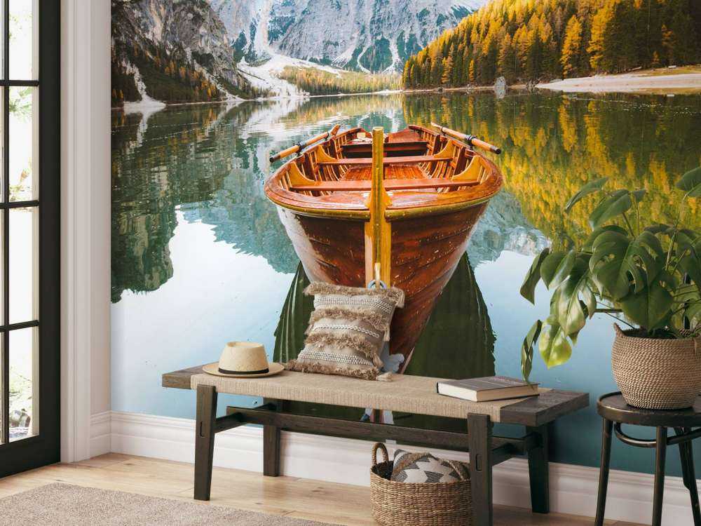 Barca a remi nel lago