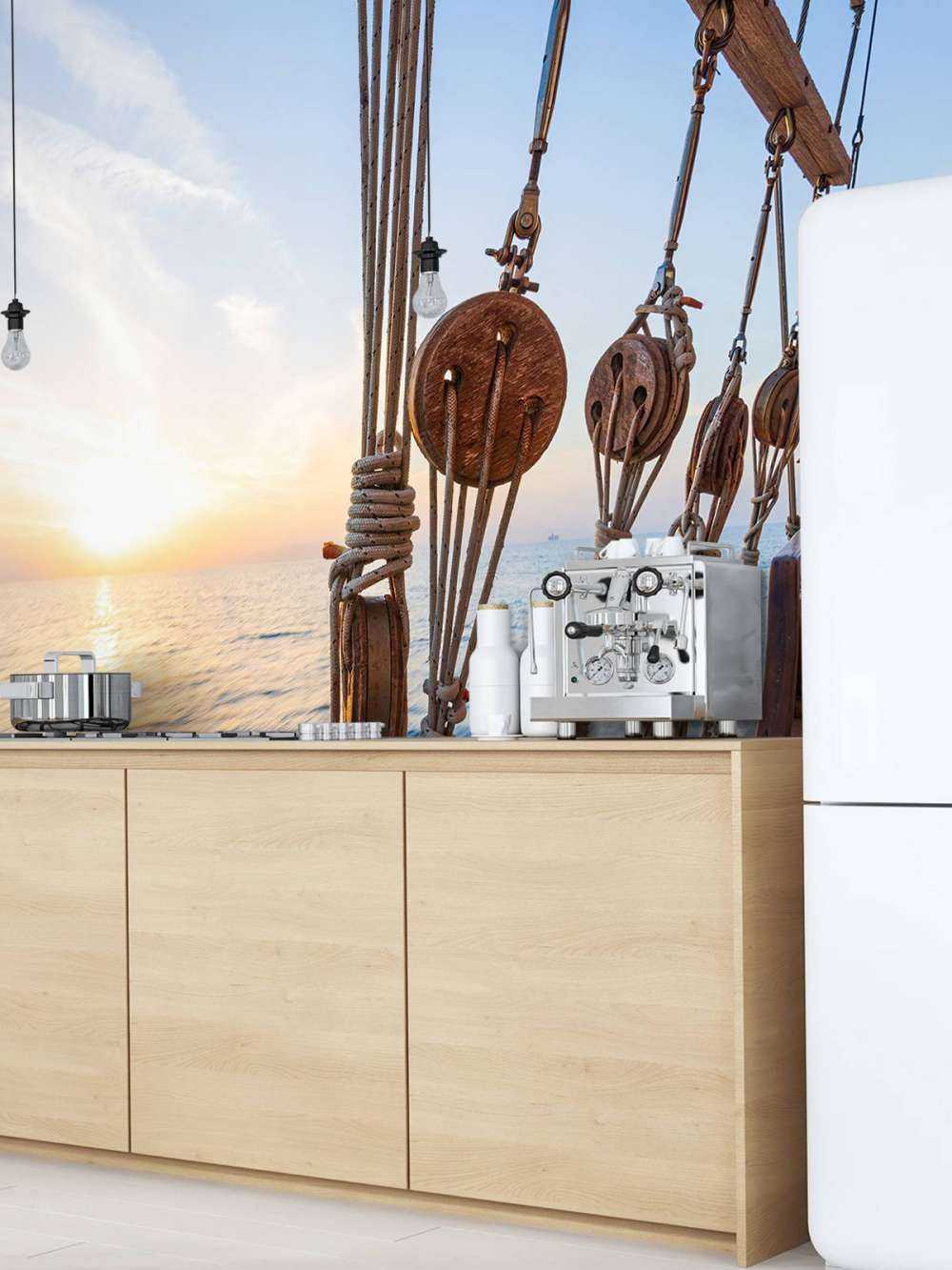 Barca a vela al tramonto