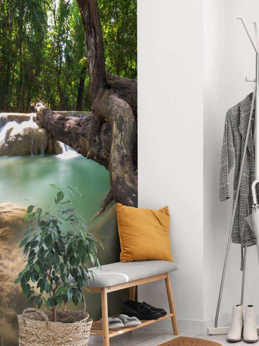 Cascata nella giungla