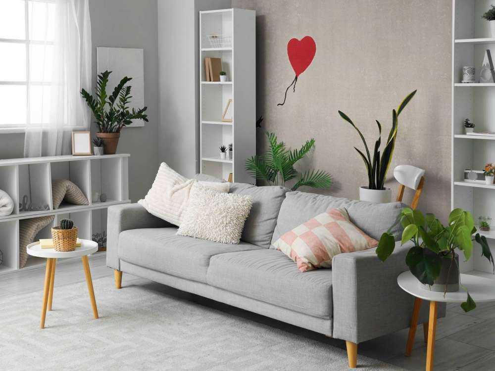 Banksy - Balloon girl, soft concrete