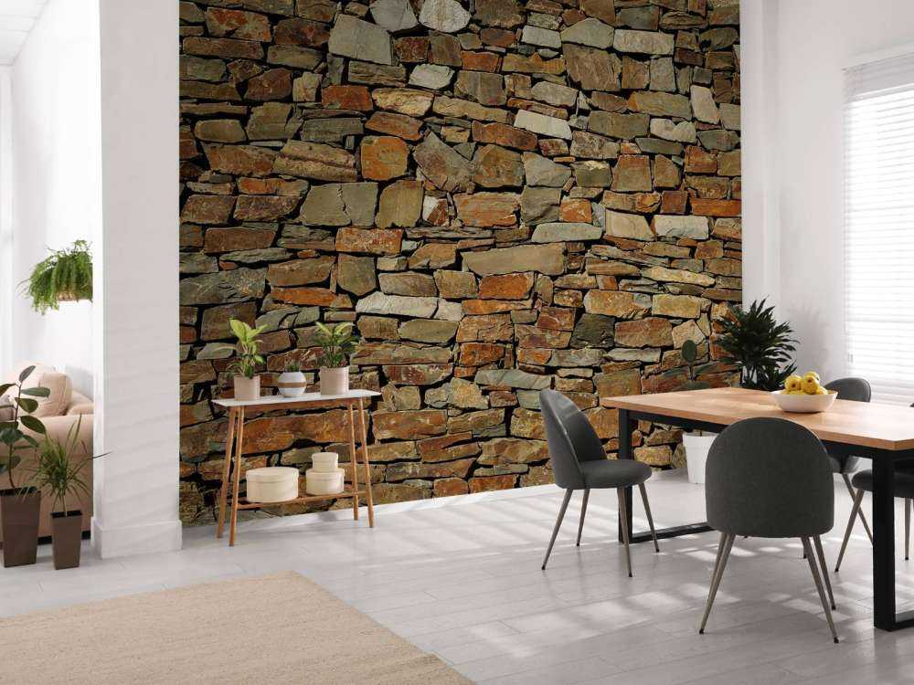 Muro con pietre grandi e piccole