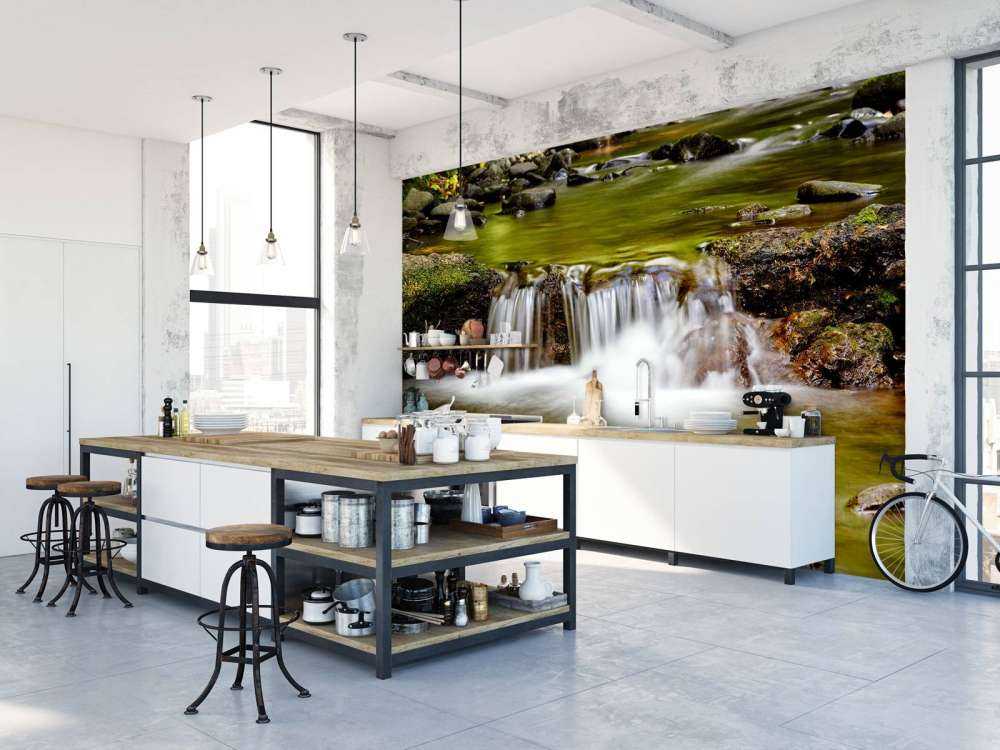 Piccola cascata dettagliata