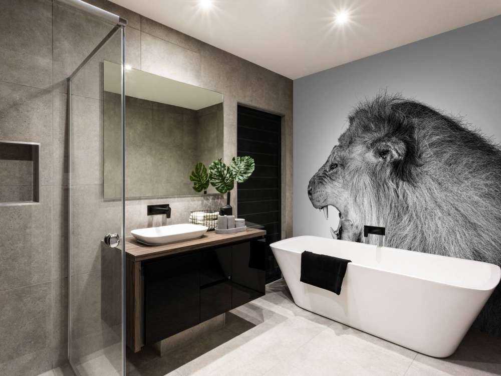 Leone ruggente bianco