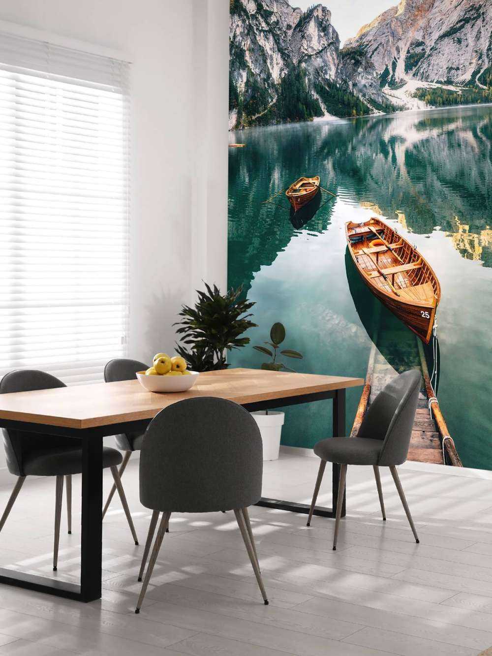 Barche nel lago italiano