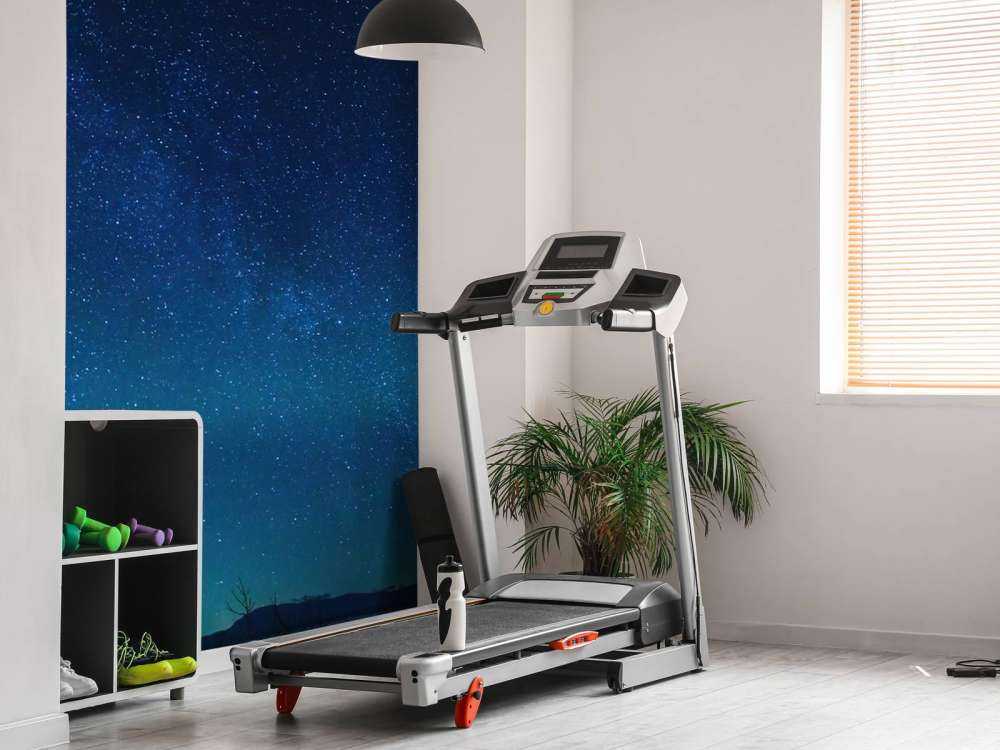 Cielo stellato con l'aurora boreale