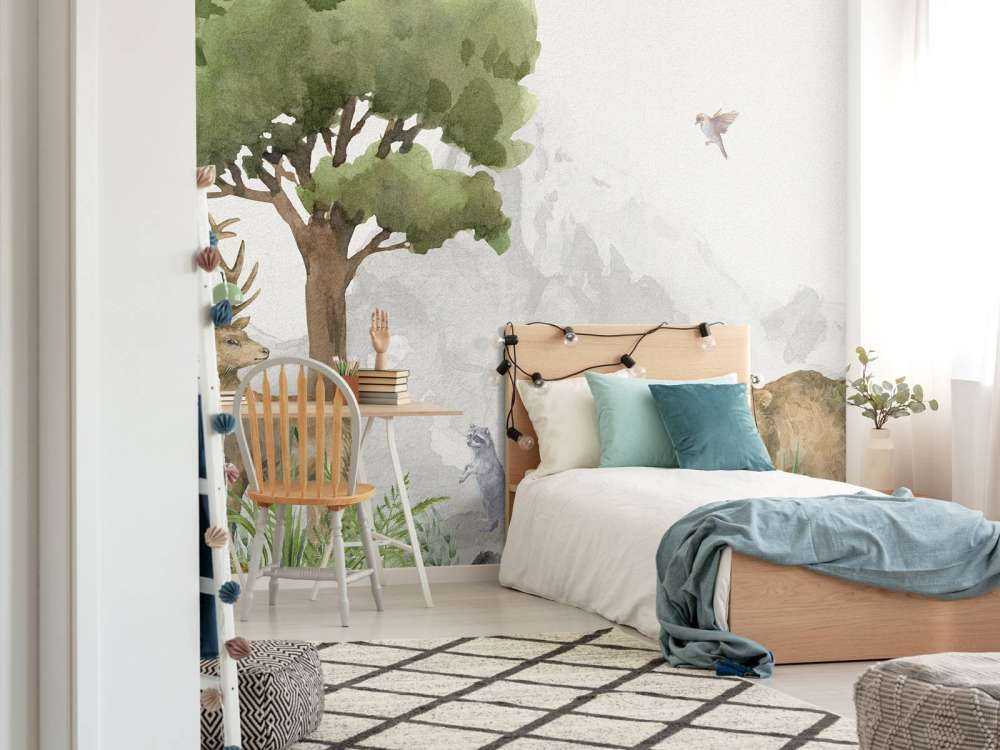 Animali della foresta vicino a una montagna