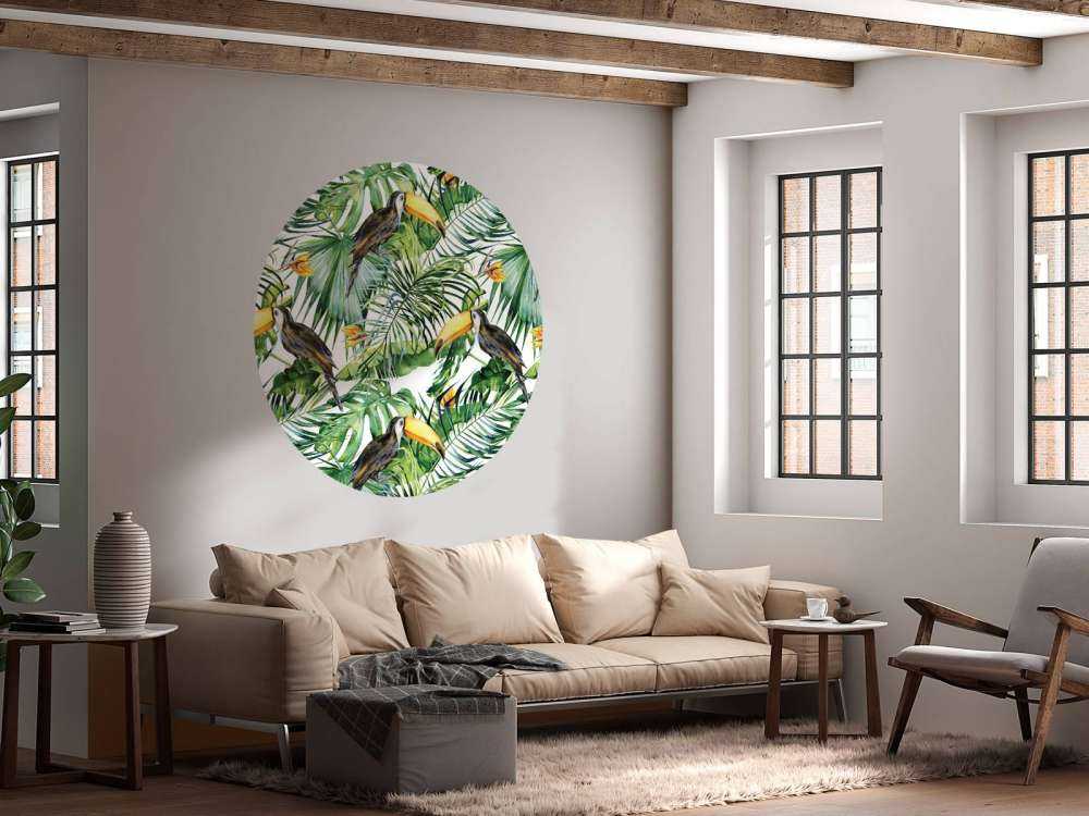 Tucano tra le foglie