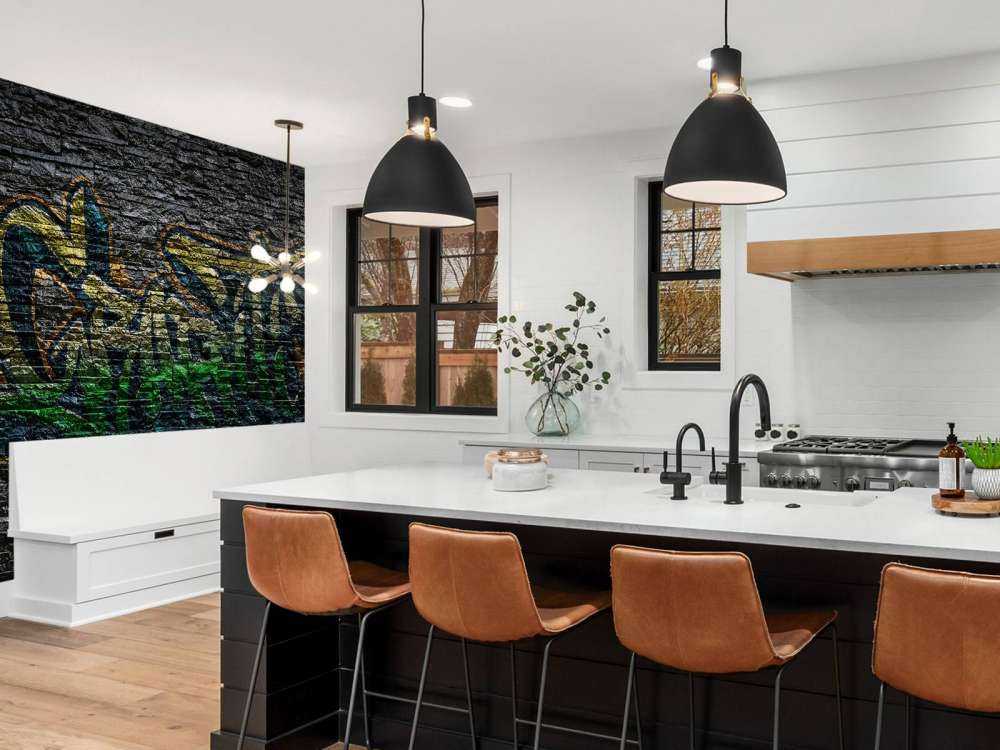 Graffiti su mattoni neri