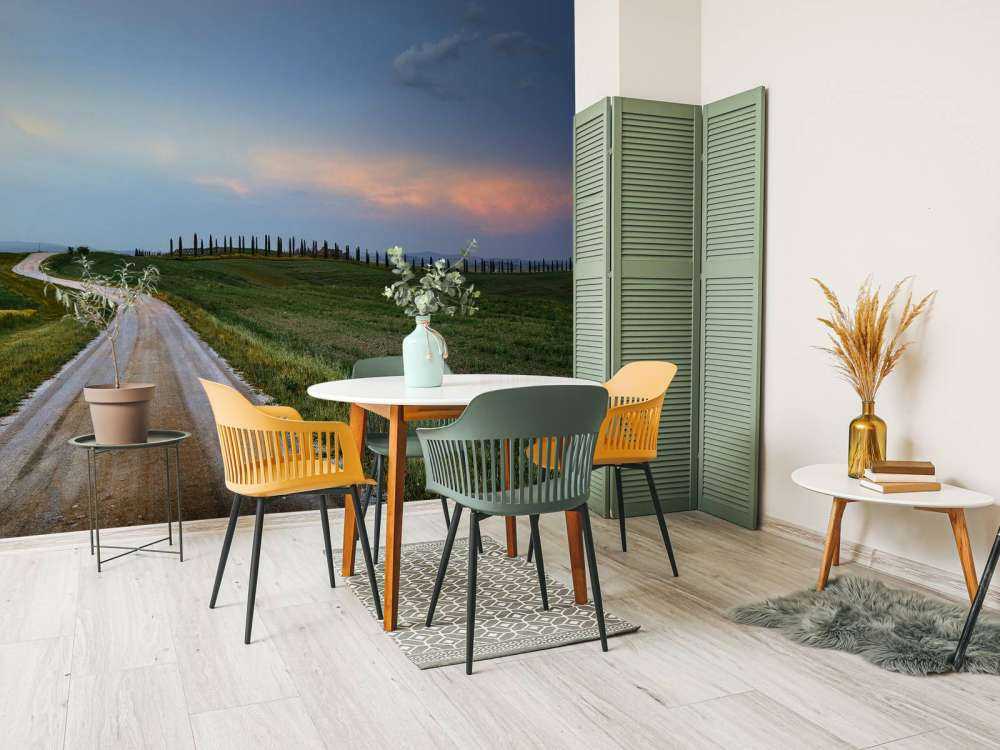 Strada attraverso la campagna italiana