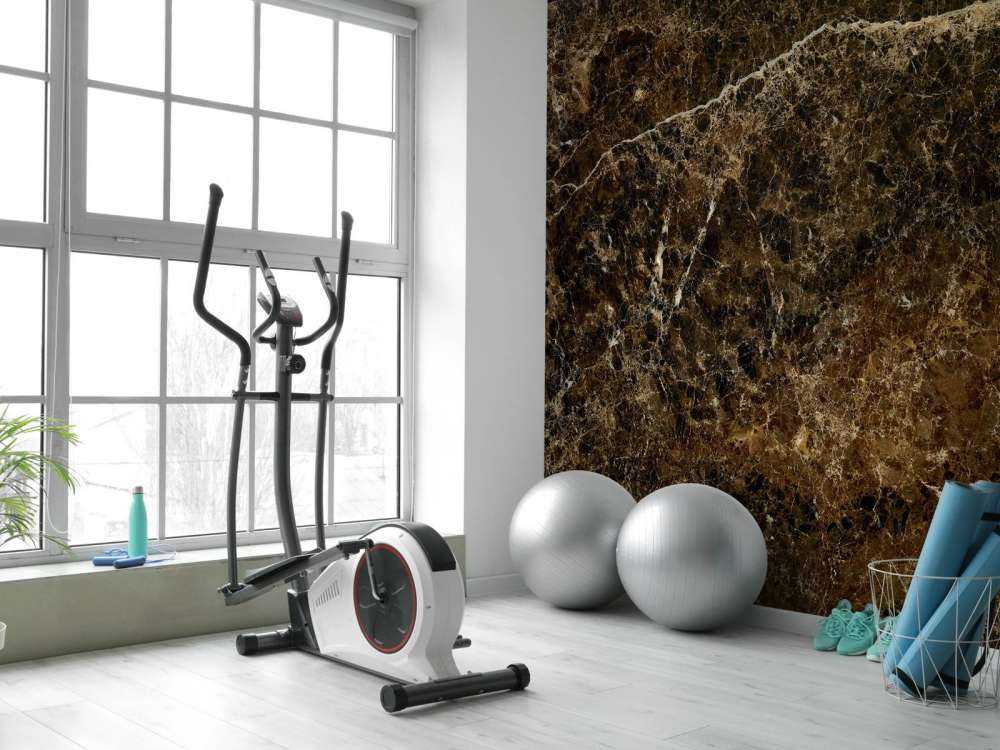 Marmo con struttura in oro