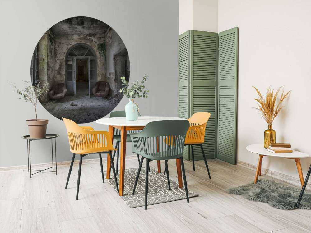 Corridoio in casa abbandonata