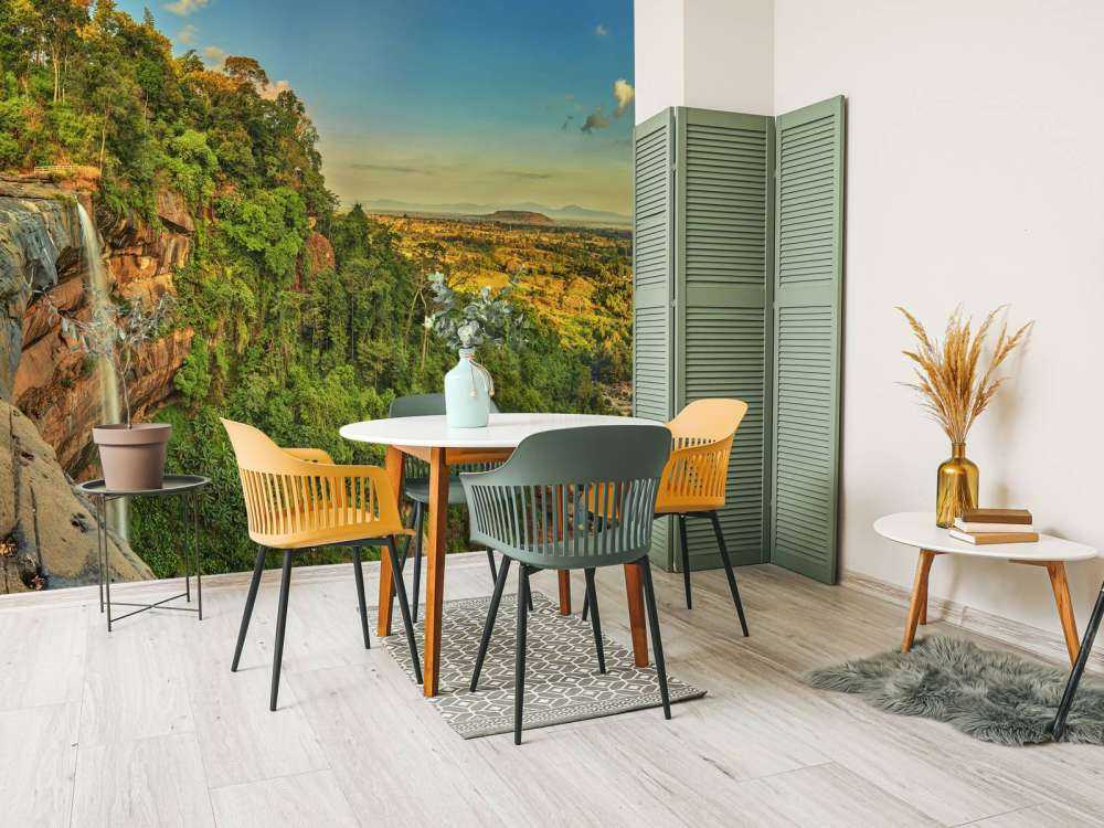 Cascata su una scogliera