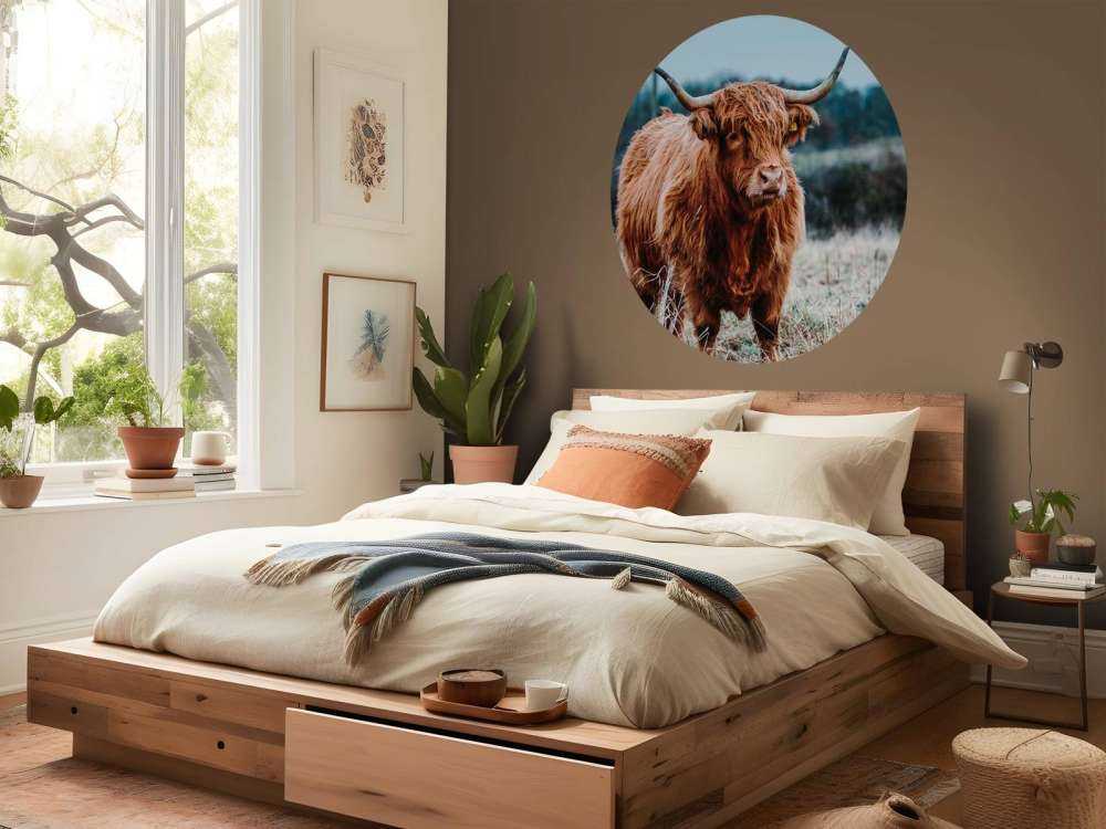 Highlander scozzese nella foresta