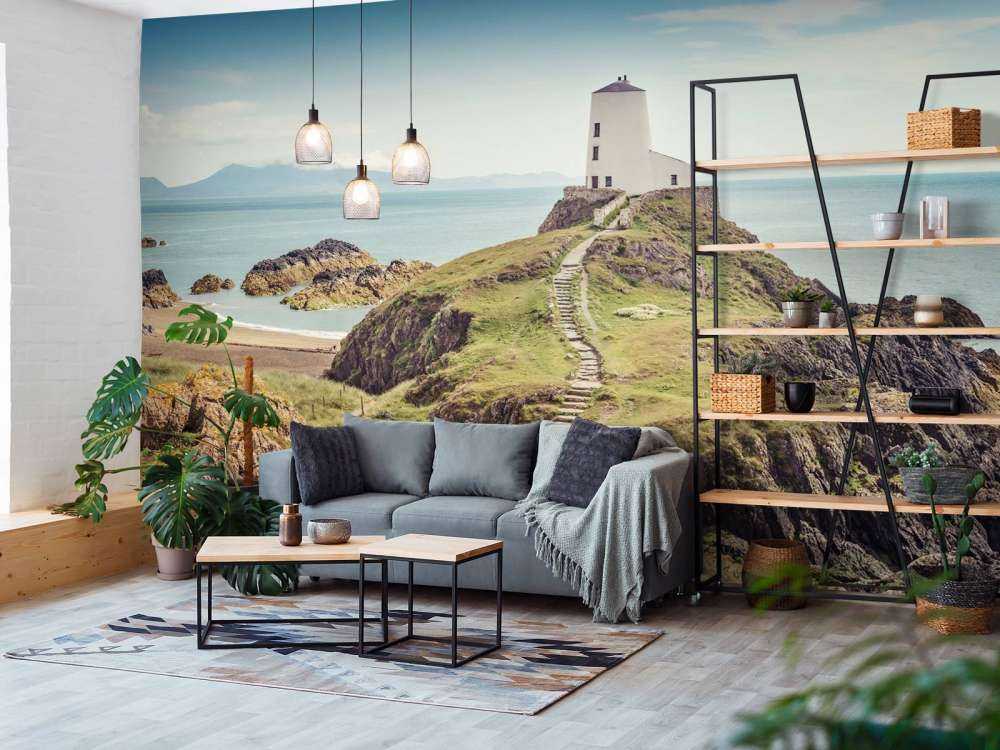 Faro su uno sperone roccioso