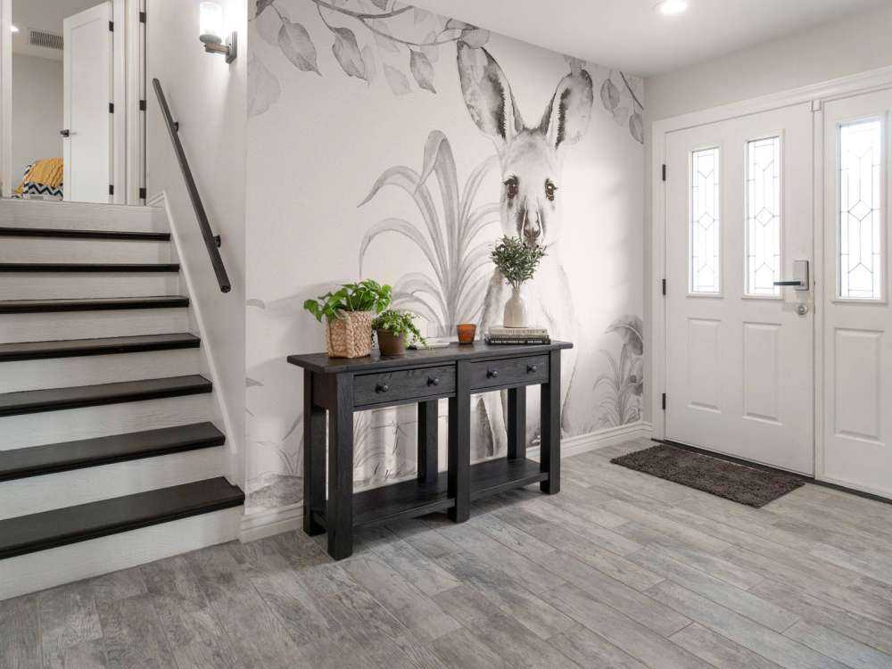 Baby canguro nella giungla beige