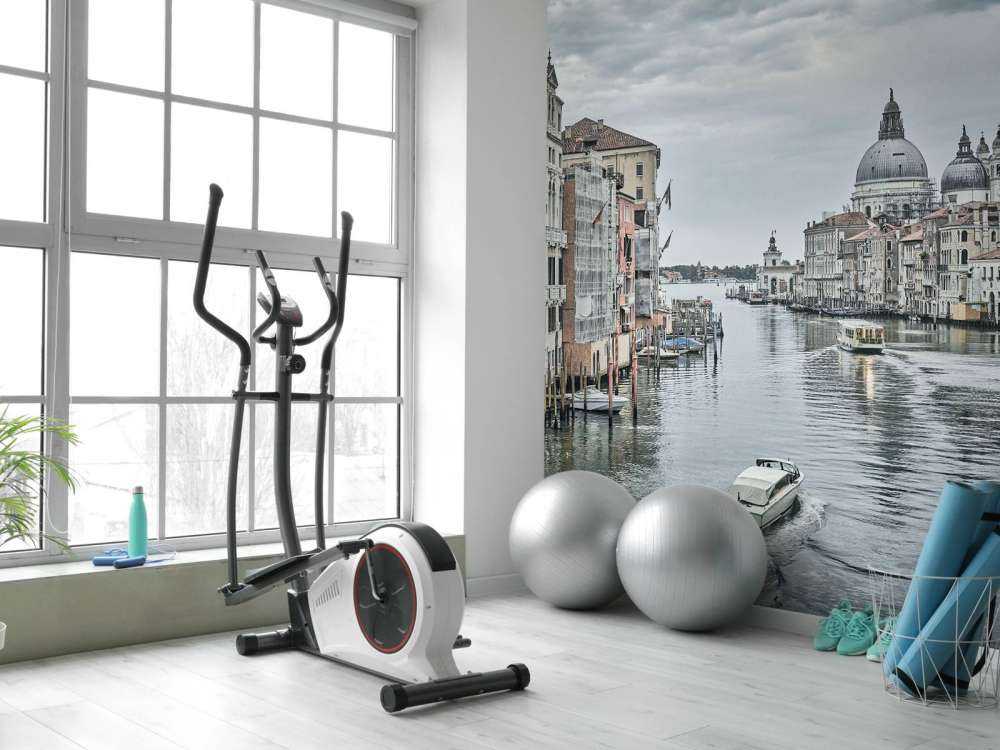 Canale con barche a Venezia