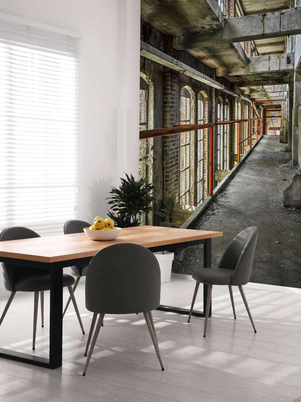 Passerella in un edificio abbandonato