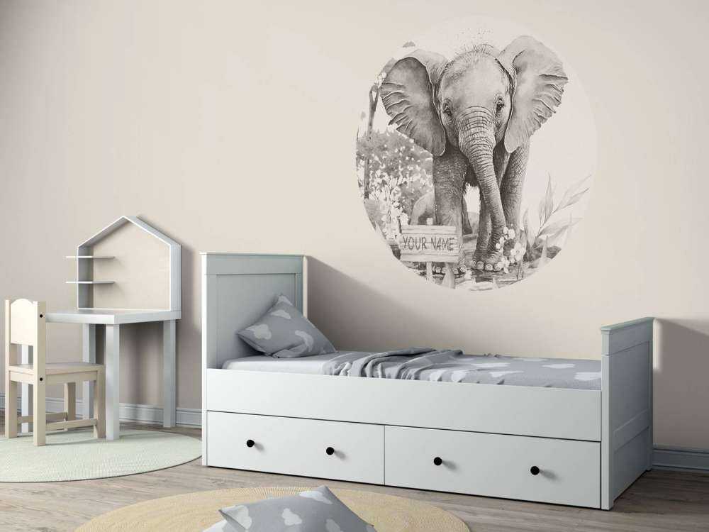 Baby elefante nella giungla beige