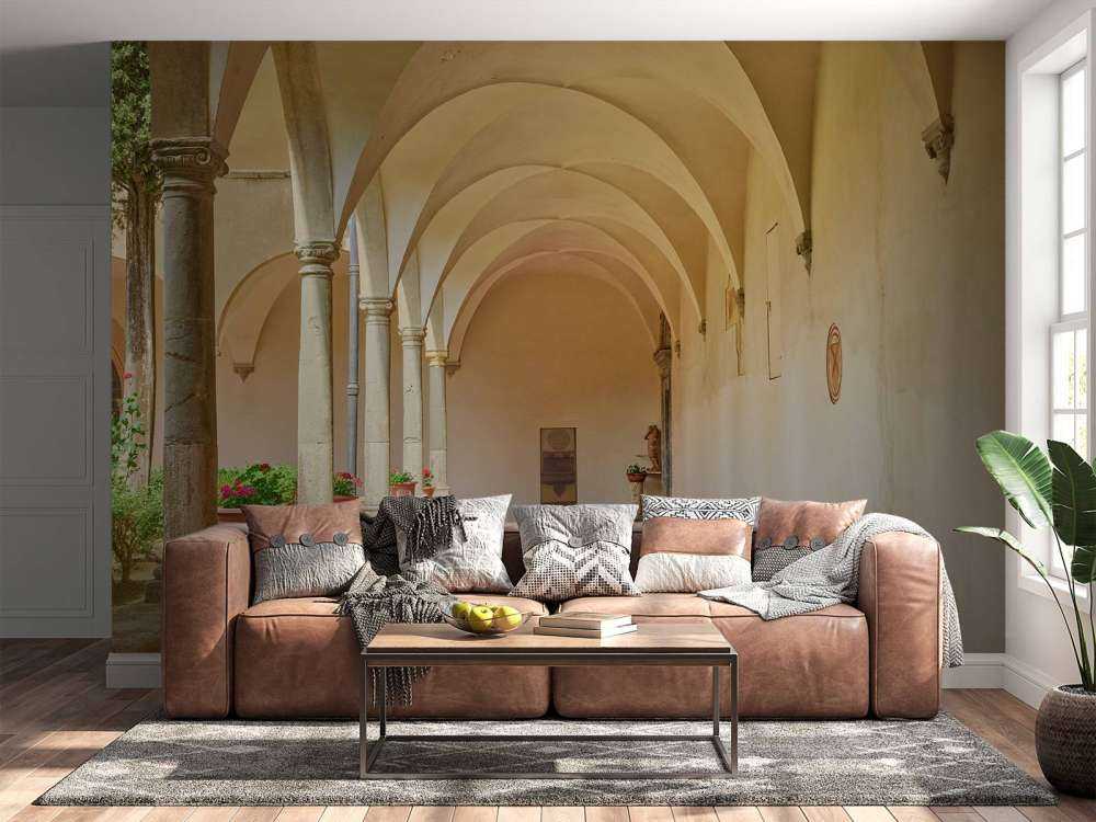 Cortile con archi e piante